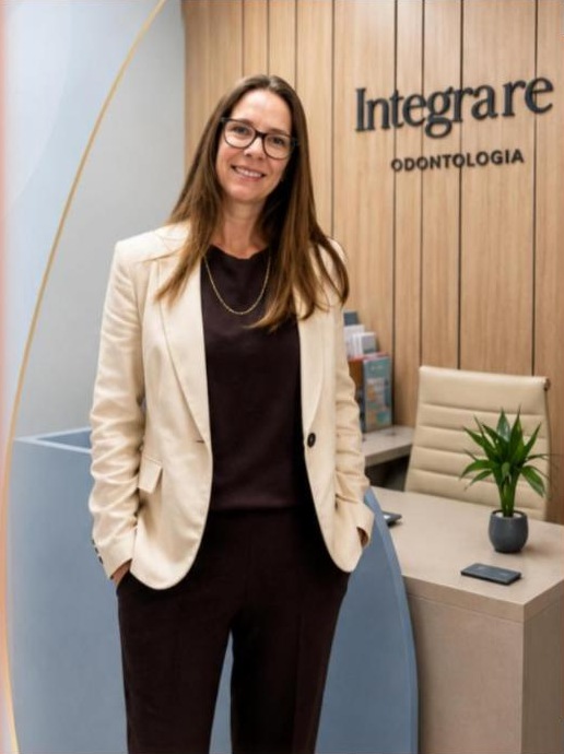 Dra. Juliana Zambotto na recepção da Integrare Odontologia